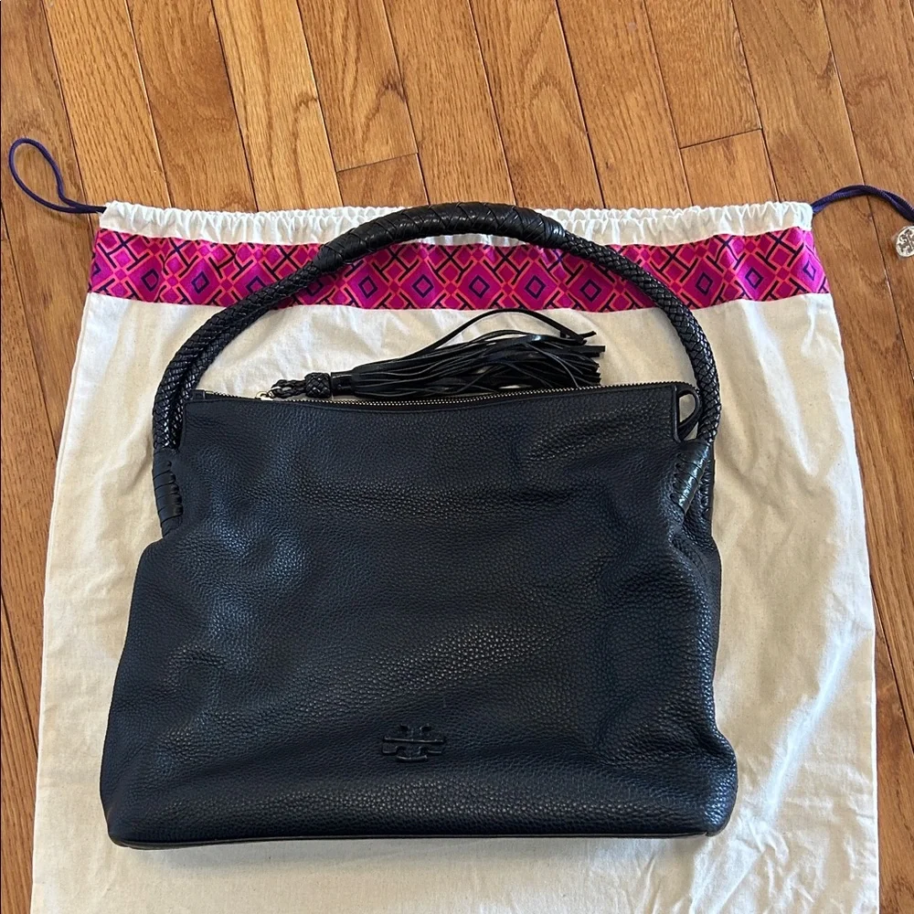 TORY BURCH TAYLOR Black Pebbled Leather Hobo Bag